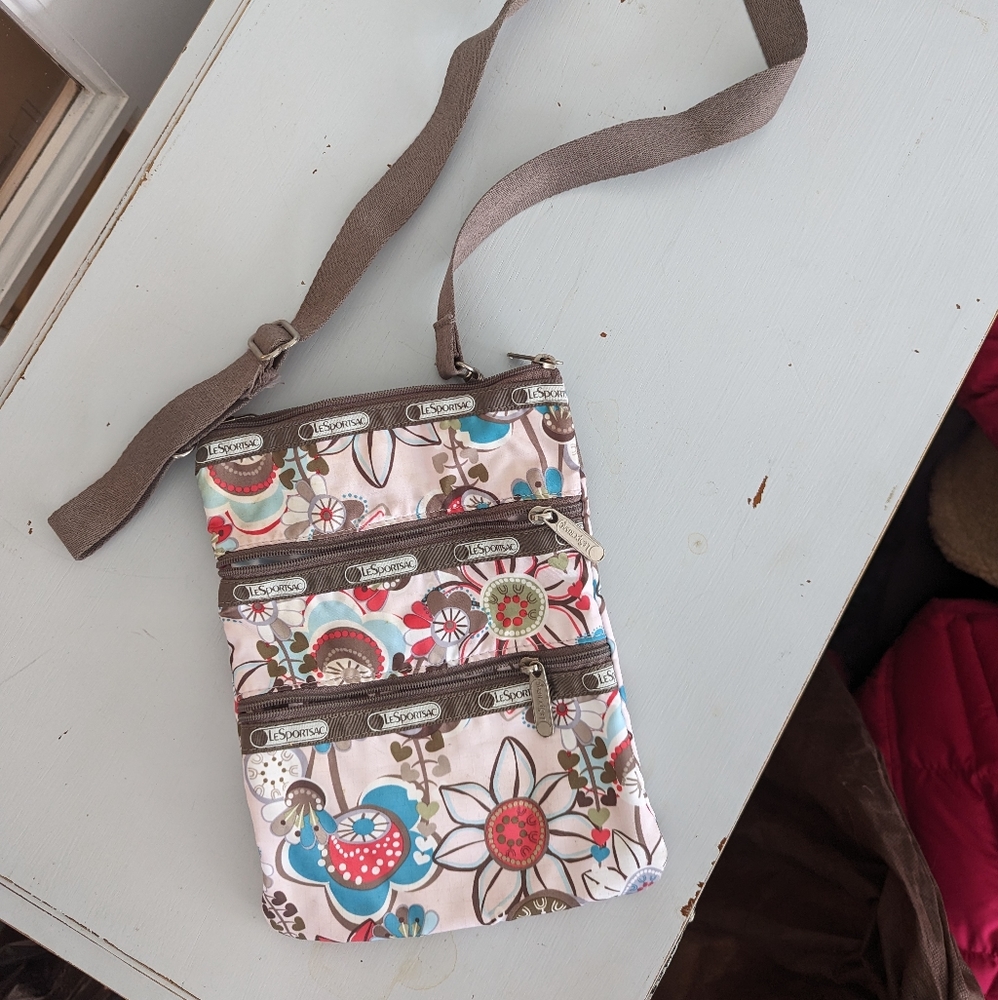 Le Sportsac bag